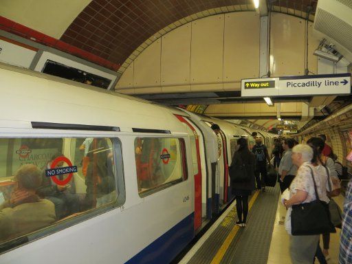 Transport for London, London, Großbritannien, Station Piccadilly Circus mit der Bakerloo Line