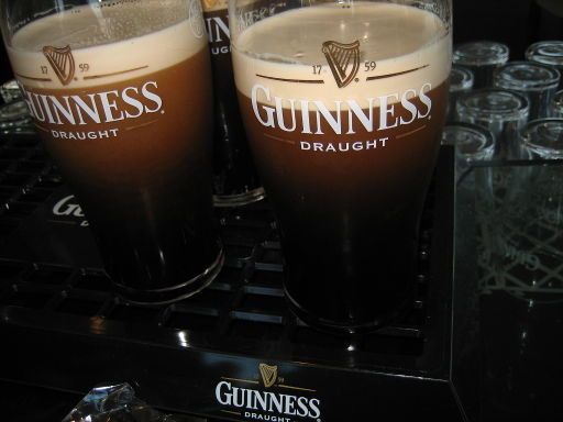 Guinness Storehouse Limited, Dublin, Irland, Pint Guinness