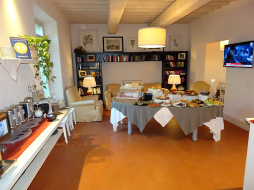 Borgo di Pratavecchie, Migliarino, Italien, Frühstücksbuffet