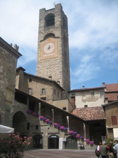 Bergamo, Italien, Campanone, Turm mit Glocke
