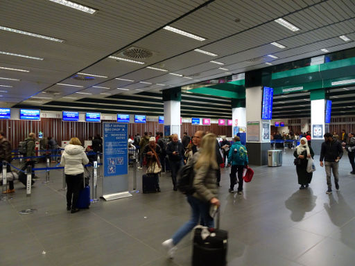 Flughafen Milan Bergamo Airport, BGY, Italien, Terminal Check-In und Gepäckabgabe Bereich