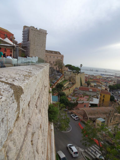 Cagliari, Italien, Castello Blick Richtung Hafen