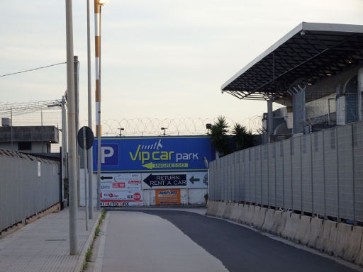 Flughafen Catania, CTA, Italien, Mietwagen Firmen außerhalb vom Terminal