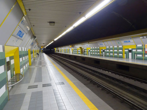 Metropolitana di Catania, Catania, Italien, Bahnsteig Station Italia