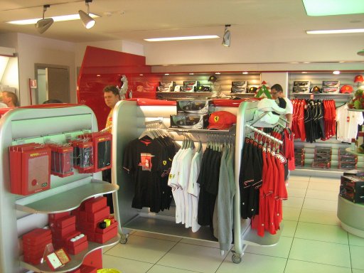 Ferrari Museum Maranello, Italien, Fanshop am Eingang