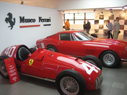 Ferrari Museum Maranello, Italien, Eingang vom Museo Ferrari