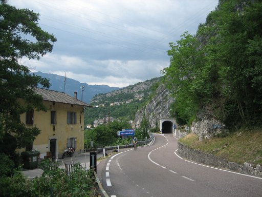 Gardasee Mietwagen Rundreise, Italien, Halt auf der Strecke Rovereto Vicenza