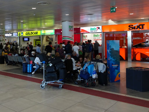 Flughafen Palermo, PMO, Italien, Mietwagen Firmen im Terminal