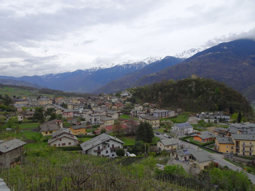 Santuario della Santa Casa Lauretana, Tresivio, Italien, Ausblick auf einen Hügel mit einer Kapelle