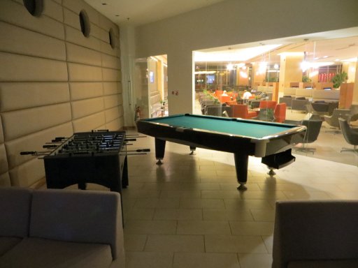 Queen Alia International Airport, Royal Jordanian Crown Lounge, Spiele Raum mit Pool Billiard Tisch