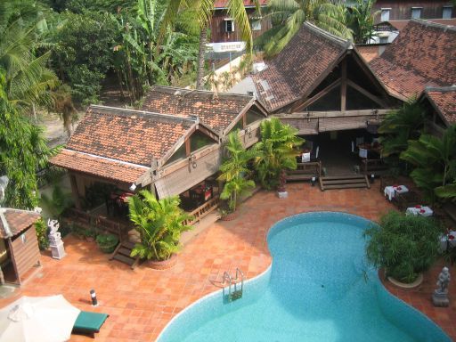 Angkoriana Hotel, Siem Reap, Kambodscha, Zimmer 228 mit Ausblick auf das Schwimmbecken und den Innenhof