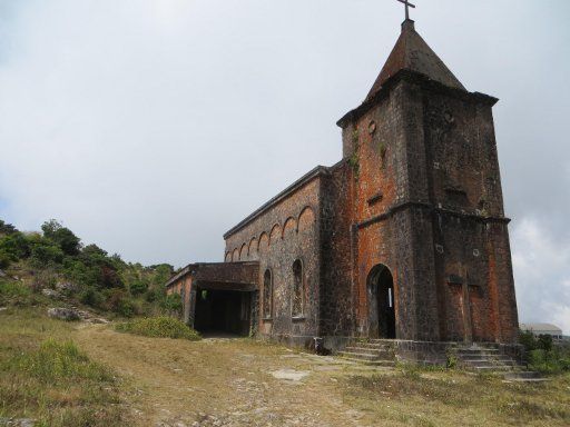 Kampot, Kambodscha, Bokor Hill Station Tour, verlassene Kirche