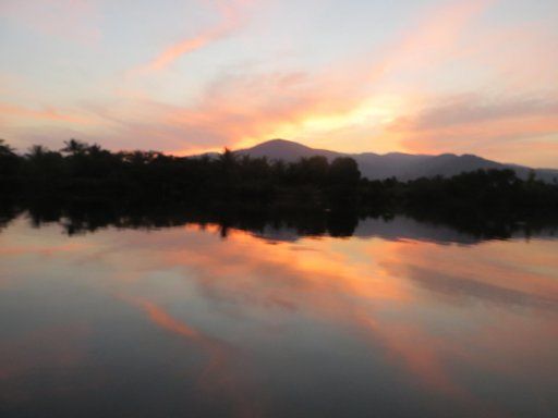 Kampot, Kambodscha, Captain Chim’s Grand Kampot Tour, Sonnenuntergang auf der Bootstour