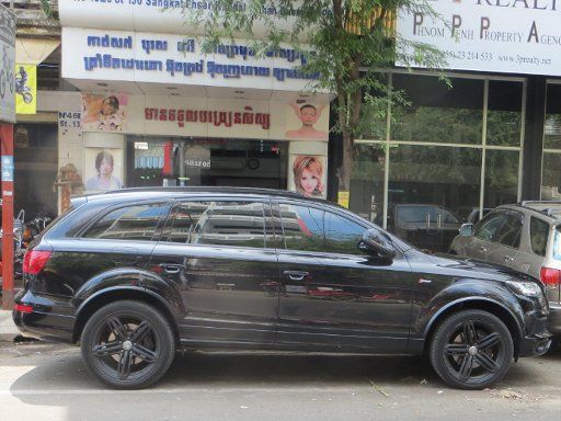Phnom Penh, Kambodscha, Luxusfahrzeuge und SUV, Audi Q7