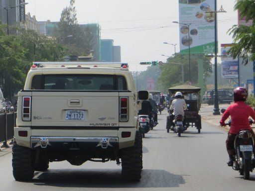 Phnom Penh, Kambodscha, Luxusfahrzeuge und SUV, HUMMER H2