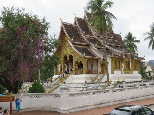 Luang Prabang, Laos, Tempel mit einer Buddha Statue