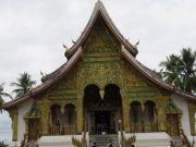 Luang Prabang, Laos, Tempel mit einer Buddha Statue