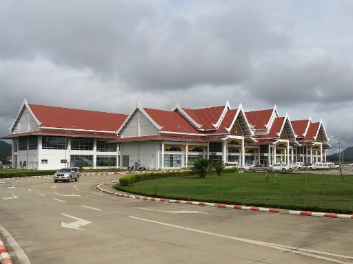 Luang Prabang, Laos, Flughafen LPQ, Terminal Außenansicht