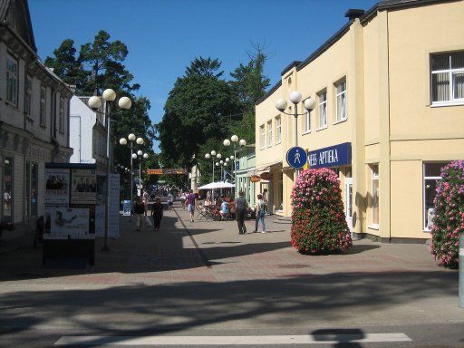 Jurmala, Lettland, Fußgängerzone Jomas iela, Eingang von der Turaidas iela