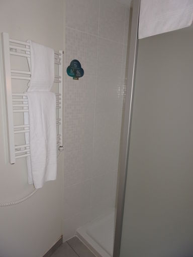 ibis Styles Vilnius, Vilnius, Litauen, Bad mit Dusche