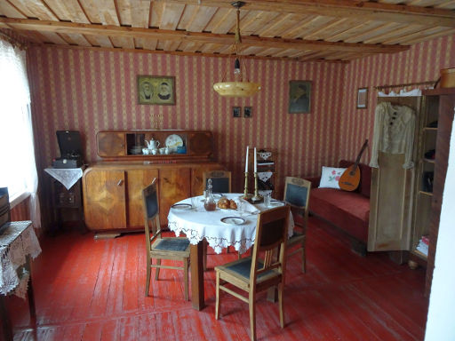 Das Freilichtmuseum Litauen, Rumsiskes, Litauen, Wohnzimmer eines Hauses in Miestelis