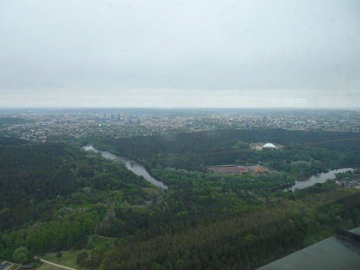 Fernsehturm, Vilnius, Litauen, Aussicht auf den Neris Fluss und Richtung Altstadt