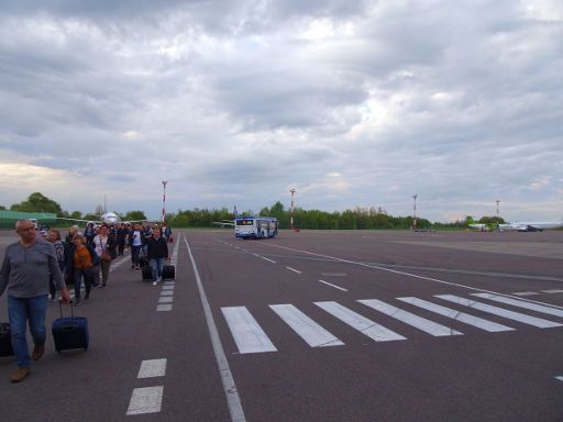 Flughafen Vilnius VNO, Litauen, Ryanair Boeing 737 auf einer Außenposition im Mai 2019