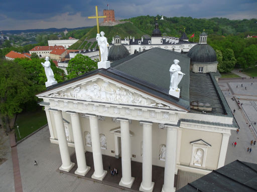 Glockenturm der Kathedrale Sankt Stanislaus, Vilnius, Litauen, Aussicht auf die Kathedrale Sankt Stanislaus