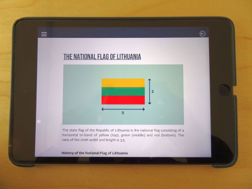 The Center for Civil Education, Vilnius, Litauen, tragbares elektronisches Gerät für den Rundgang mit der Flagge Litauens
