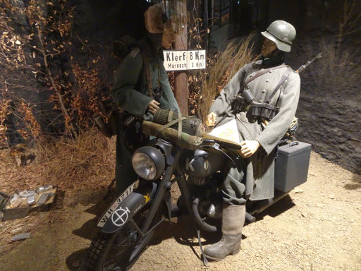 Museum der Ardennenoffensive, Clervaux, Luxemburg, Wehrmachtsoldat auf Motorrad