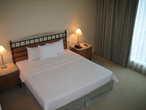 Hyatt Regency Hotel, Johor Bahru, Malaysia, Standard Zimmer mit Queen Size Bett