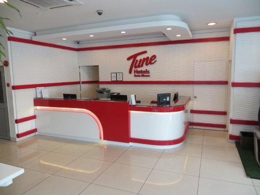 Tune Hotel, Kota Bharu City Centre, Malaysia, Rezeption