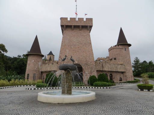 Colmar Tropicale Berjaya Hills, Malaysia, Springbrunnen und Le Chevalier Veranstaltungscenter