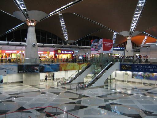 Internationaler Flughafen, KUL KLIA, Kuala Lumpur, Malaysia, Halle vor der Passkontrolle