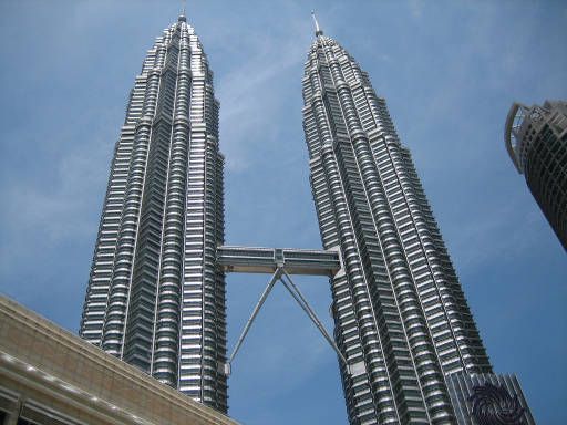 PETRONAS Twin Towers, Kuala Lumpur, Malaysia, Außenansicht der beiden Türme