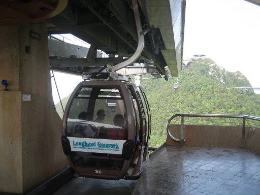 Langkawi Cable Car, Langkawi, Malaysia, Gondel in der mittleren Station