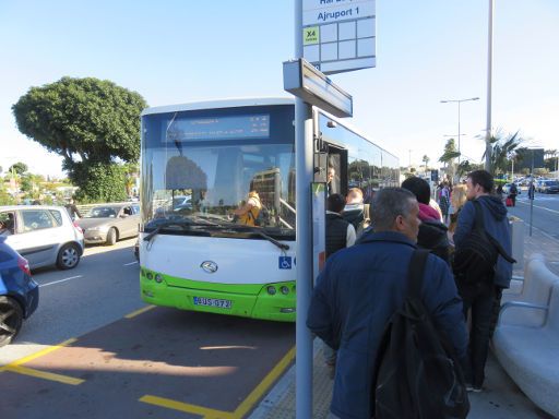 Malta Public Transport, Bus, öffentlicher Nahverkehr, Malta, Bus X4 am Flughafen Haltestelle 1