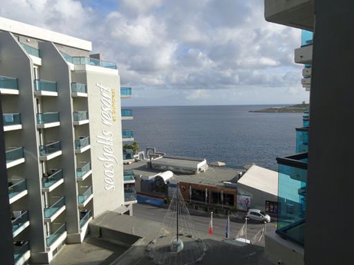 Seashells Resort at Suncrest Hotel, Qawra, Malta, Zimmer 514 Ausblick vom Balkon auf das Meer