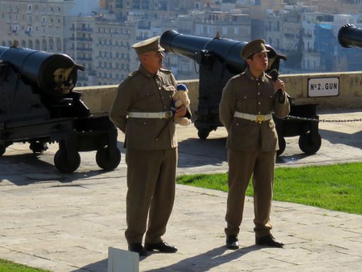Saluting Battery, Valletta, Malta, Erläuterungen zum Salutschuss
