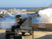 Saluting Battery, Valletta, Malta, Salutschuss um 12:00