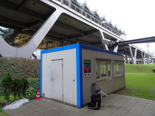 Alamo®, Deutschland, Container im Parkhaus aller Mietwagenunternehmen