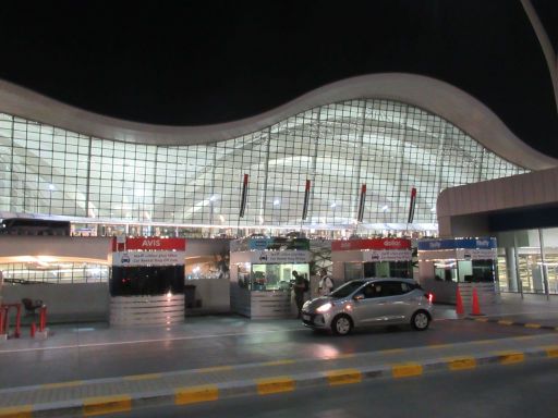 Alamo® Vereinigte Arabische Emirate, Flughafen Abu Dhabi &Uuml;bernahme Parkdeck