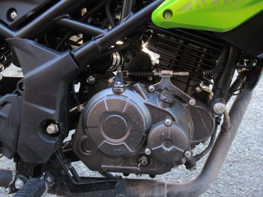 Benelli BN 125, Motor