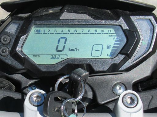 Benelli BN 125, LCD Instrumente Drehzahlmesser, Geschwindigkeitsmesser, Gesamtkilometer und Tageskilometeranzeige, Ganganzeige, Tankinhalt