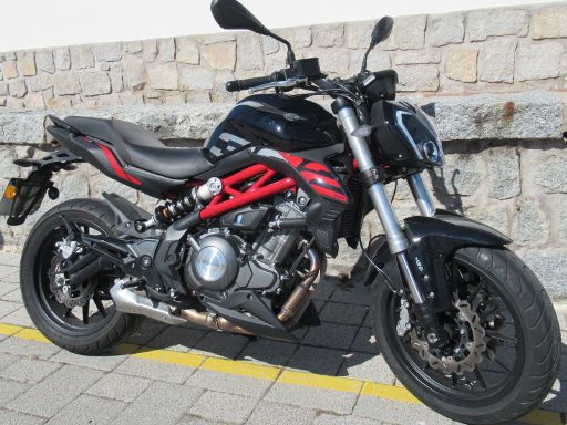 Benelli BN 302S, Ansicht von der rechten Seite