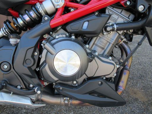 Benelli BN 302S, Motor