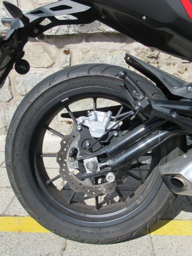 Benelli BN 302S, Pirelli Angel™ ST 160/60 ZR 17 M/C 69 W