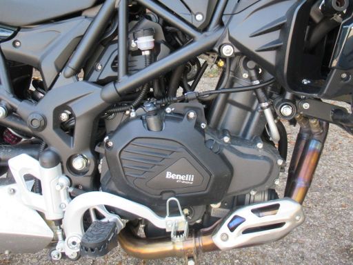 Benelli TRK 502, Motor