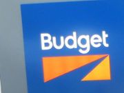 Budget® Logo am Schalter im Flughafen Berlin Tegel