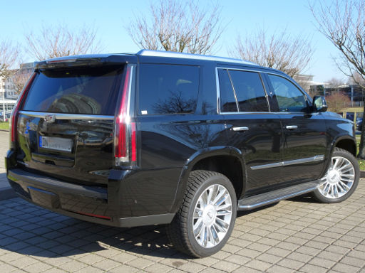 Cadillac Escalade 6,2 l V8 Allradantrieb , Ansicht von hinten / Seite